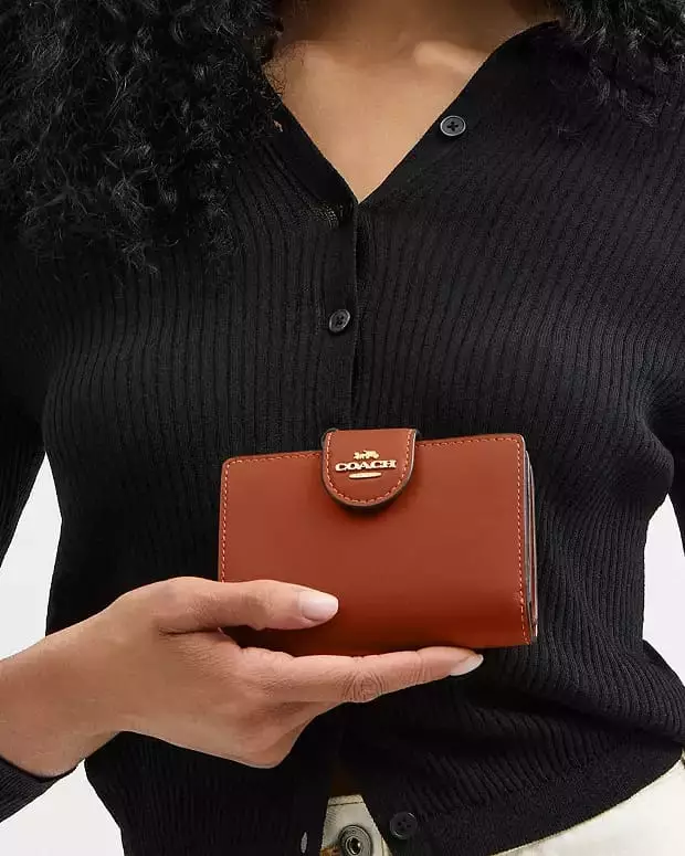 Medium Corner Zip Wallet Gold/Tan