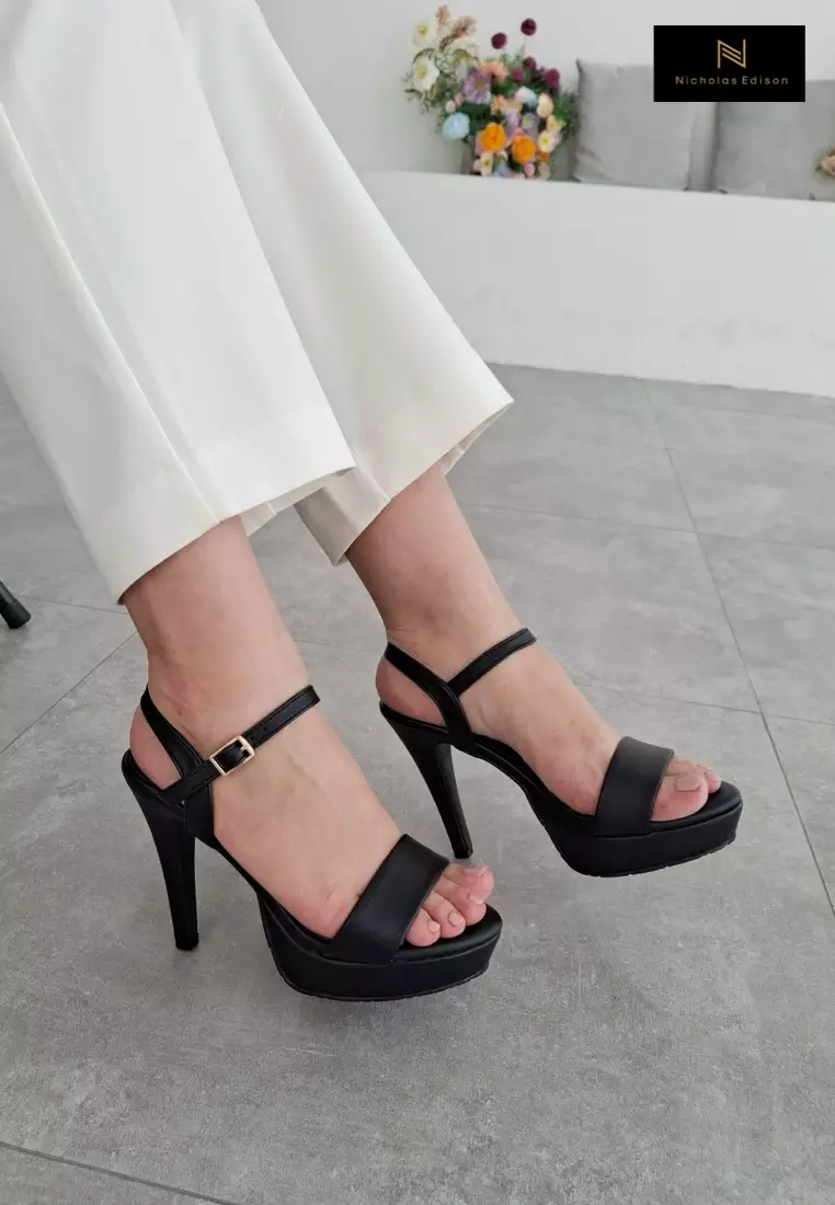 Heel Vanya Black