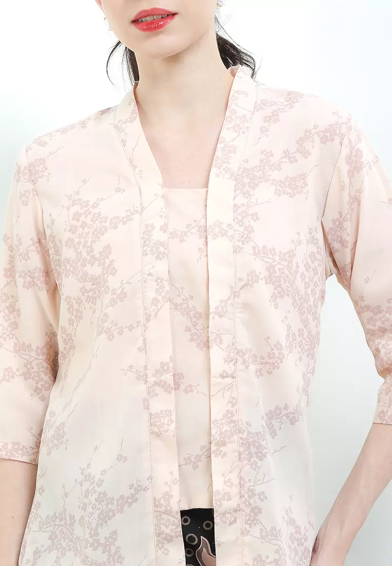 Kebaya Kutu Baru 3/4-length Sleeves