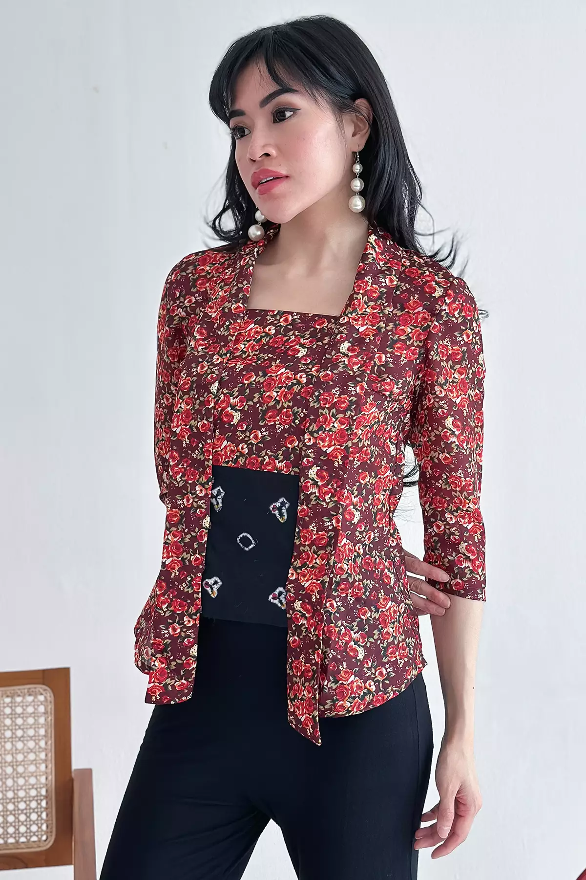 Karisma Koentum Hitam Jumputan Kebaya