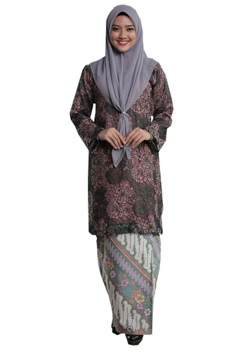Kurung Pahang Menanti Kepulangan 01 from Hijrah Couture in Green