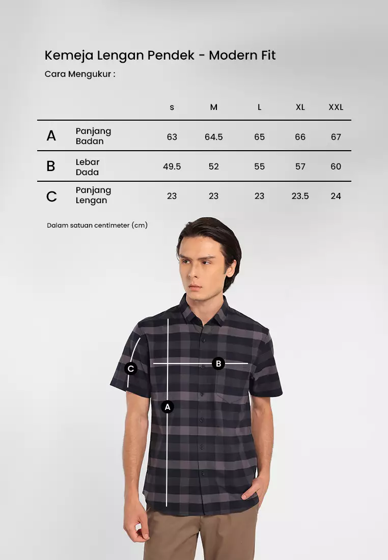 MANZONE - Kemeja Lengan Pendek Pria Sergev 01 Modern Fit - Black Warna Black