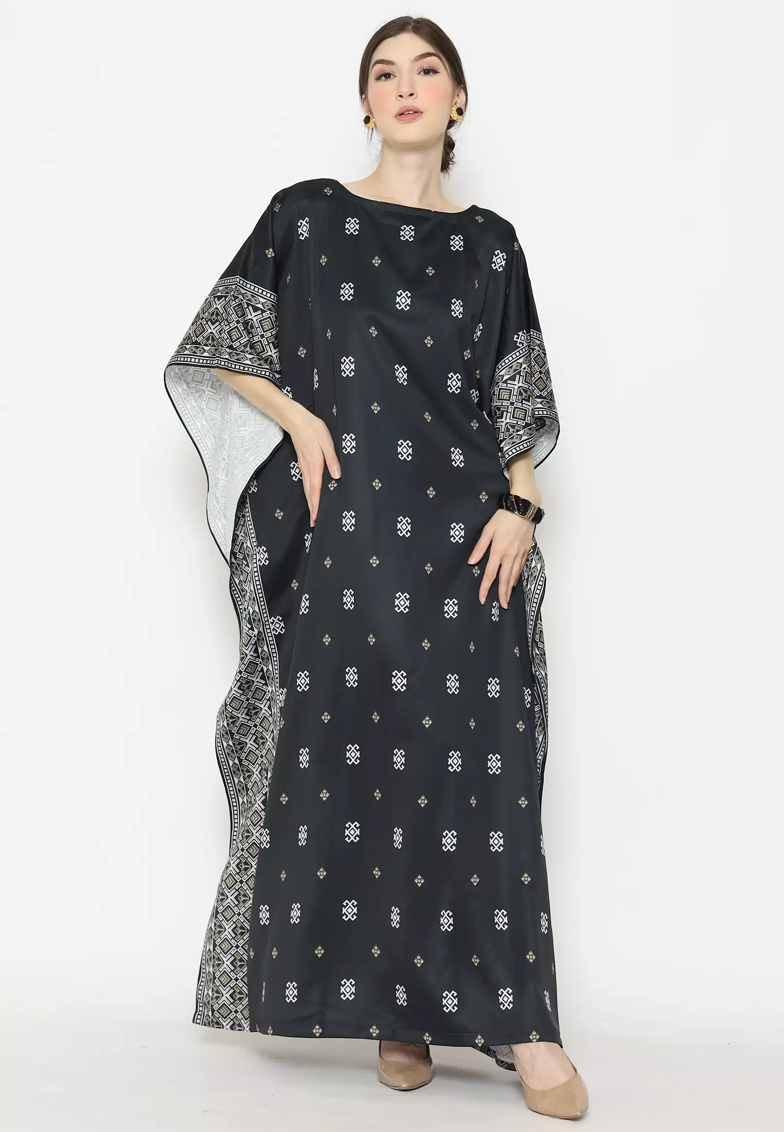 Kanzi Exclusive Short Sleeve Black Songket Kaftan