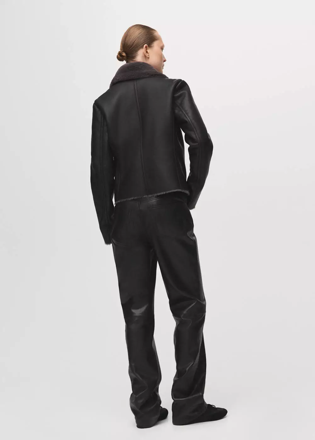 Jaket biker berbulu sintetis