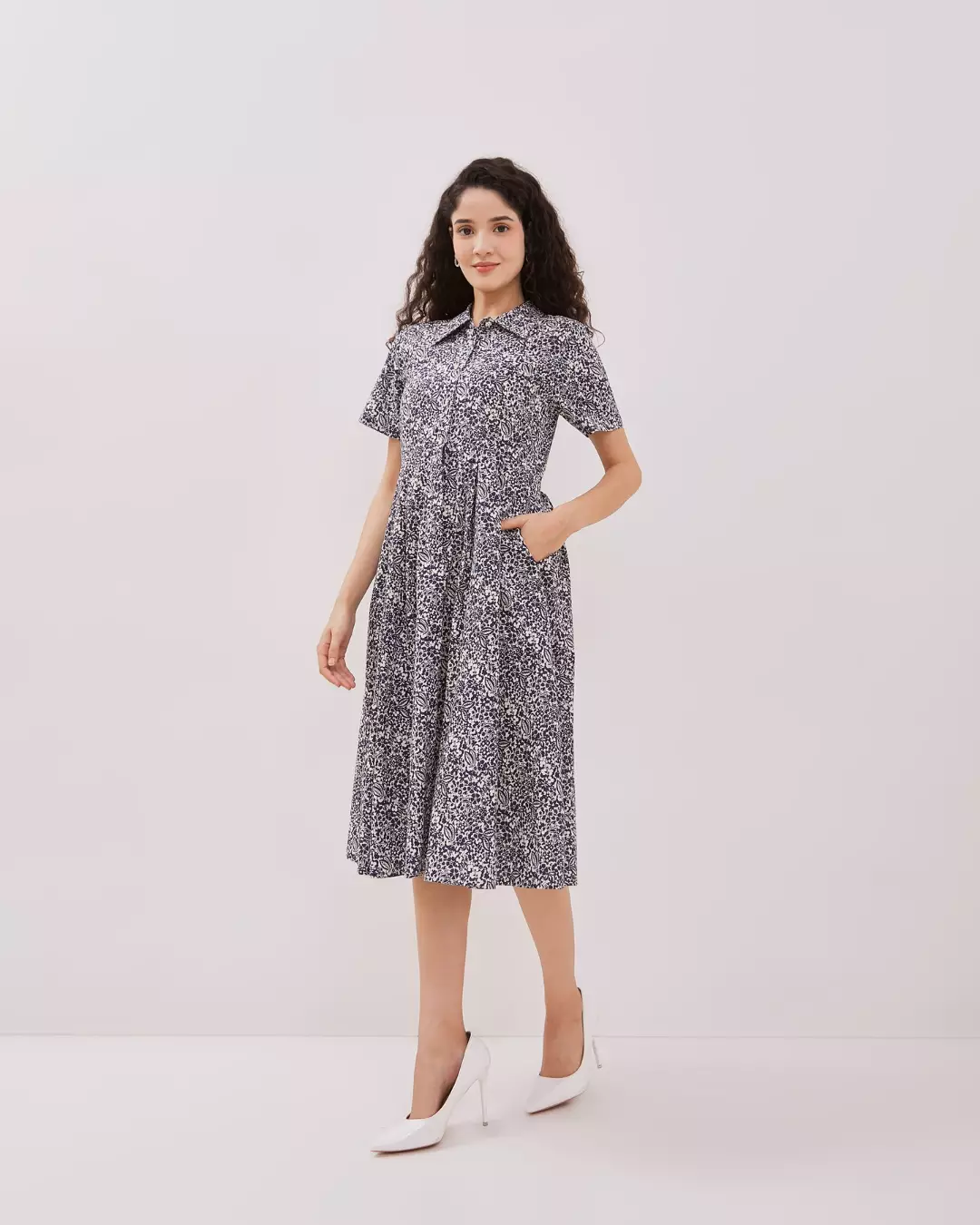 Urban Exchange Stefany Midi Dress Cream Navy - Summer Midi Dress Floral Warna Cream Navy