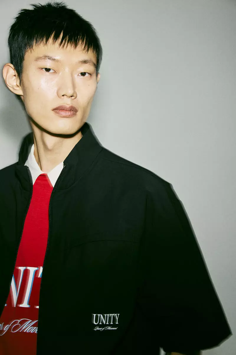 Short-sleeved jacket