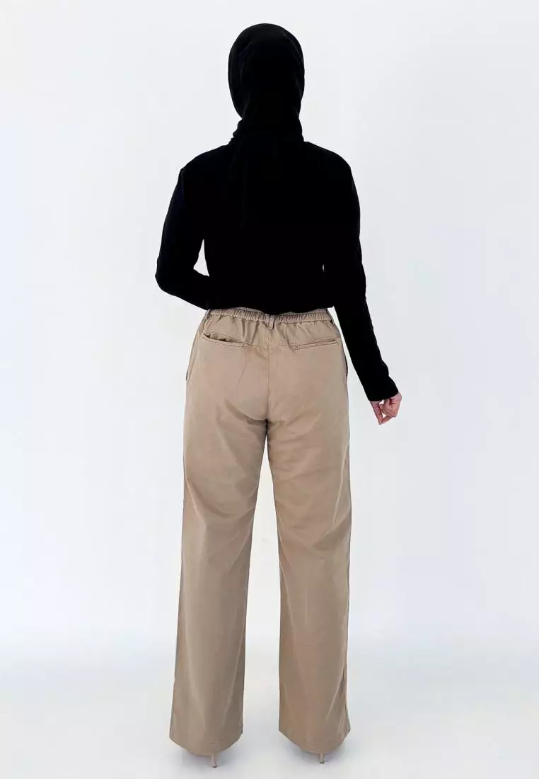 LEZAHRASIGNATURE Amirra Basic Pants - Coklat