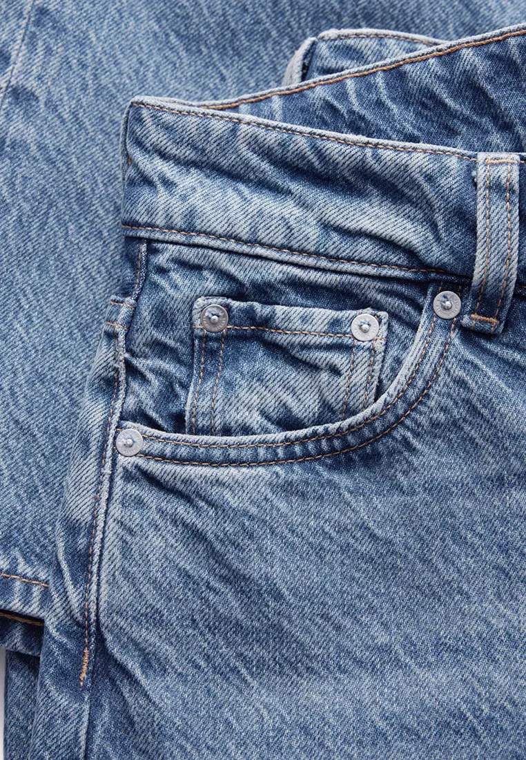 Relaxed Wide-Leg Jeans