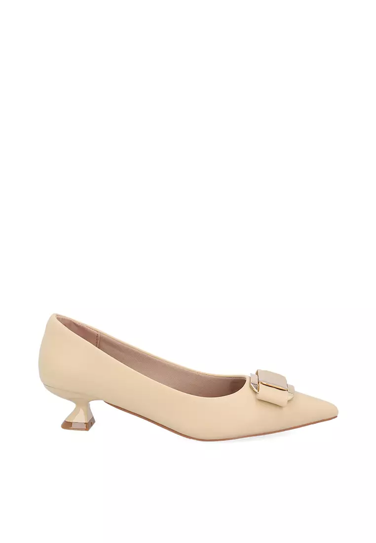 Discount on Carlo Rino  shoes - SKU: Khaki Gleam Pointed Pumps