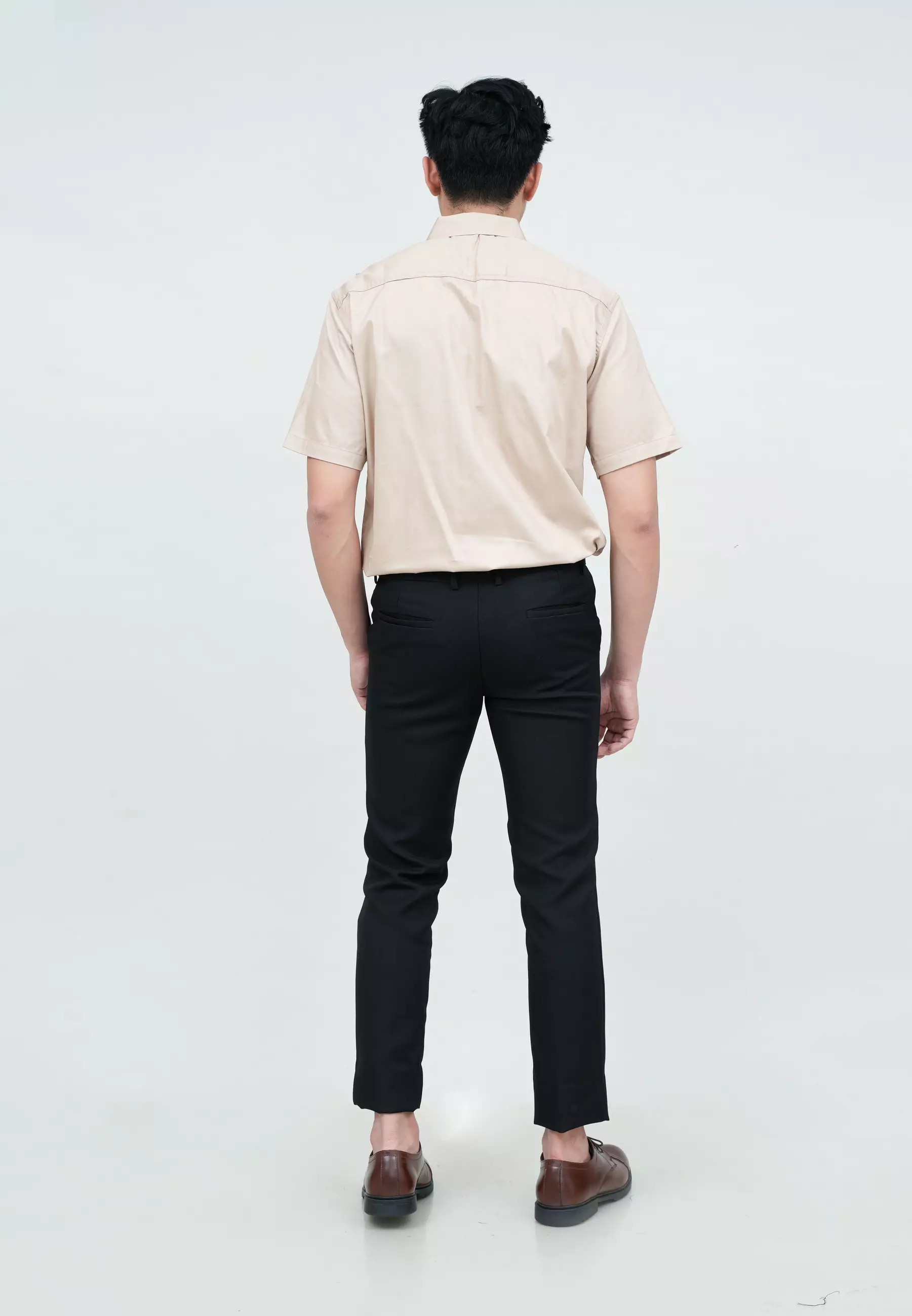 Houseofcuff Kemeja Lengan Pendek Pria Slim Fit Double Pocket Krem