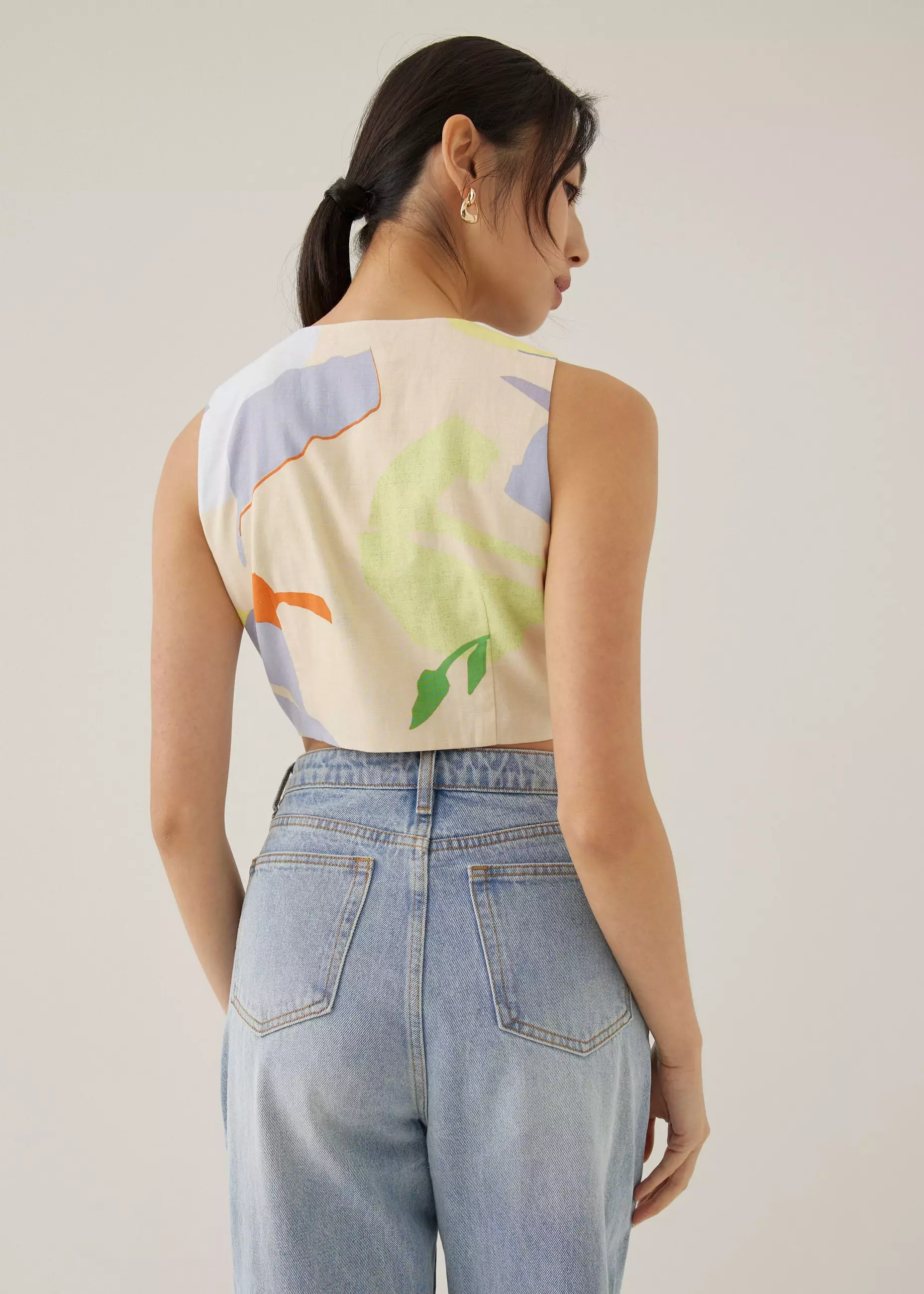 Atasan Wanita - Carson Padded Cotton Crop Top in Tropical Mirage