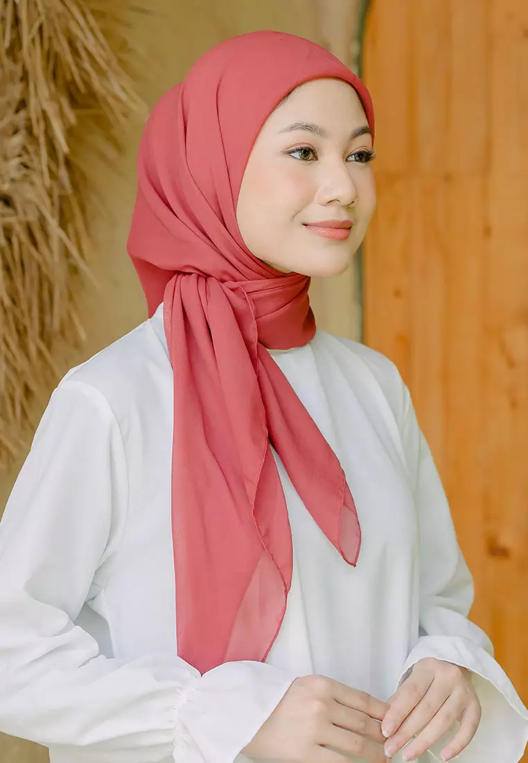 Polly Cotton (Hijab Segiempat Bella Square) Punch