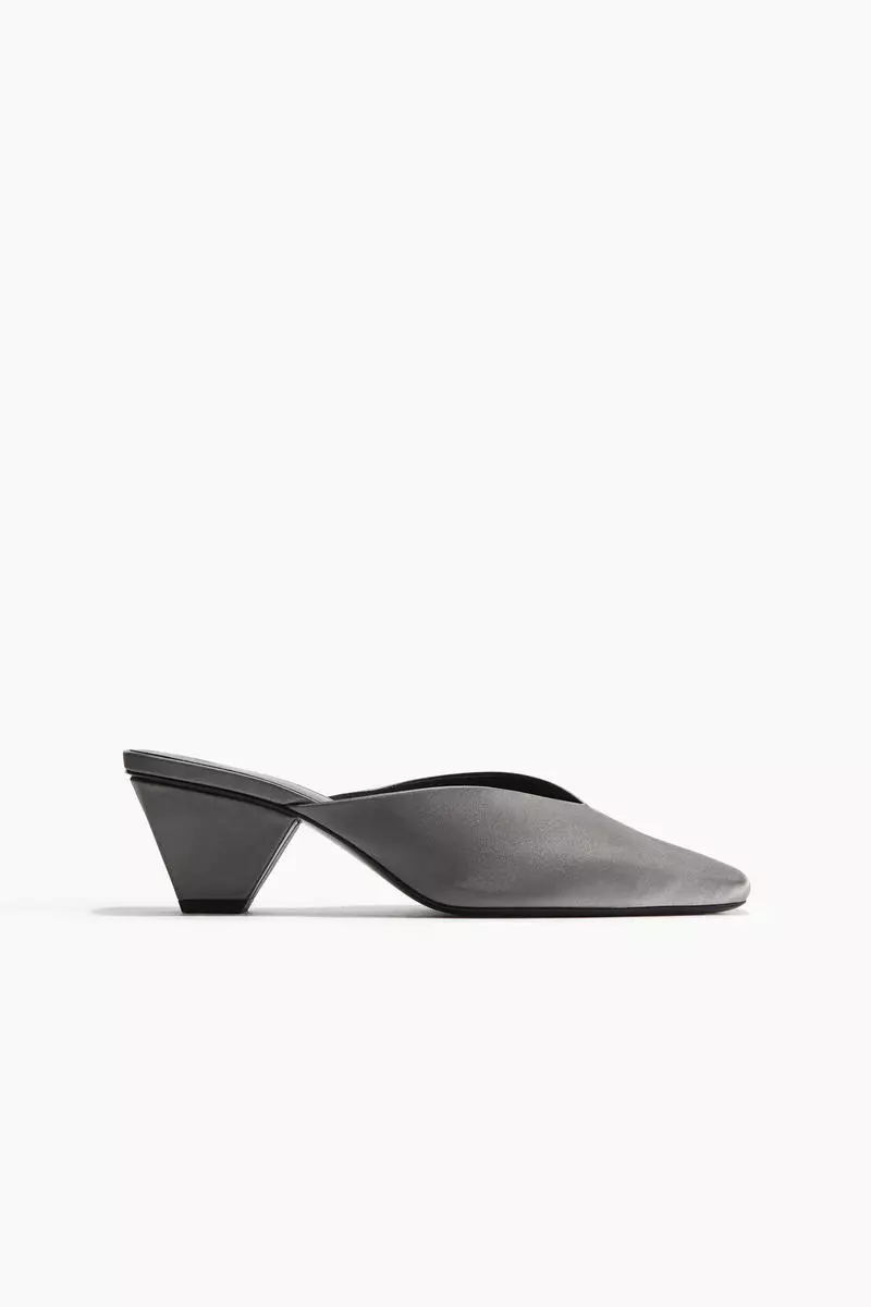 Discount on H&M  shoes - SKU: Cone-heel satin mules