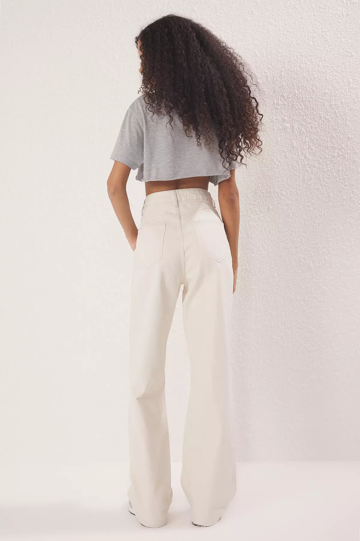 Ecru Cut-Off High Waist Straight Jeans TWOAW25JE00378