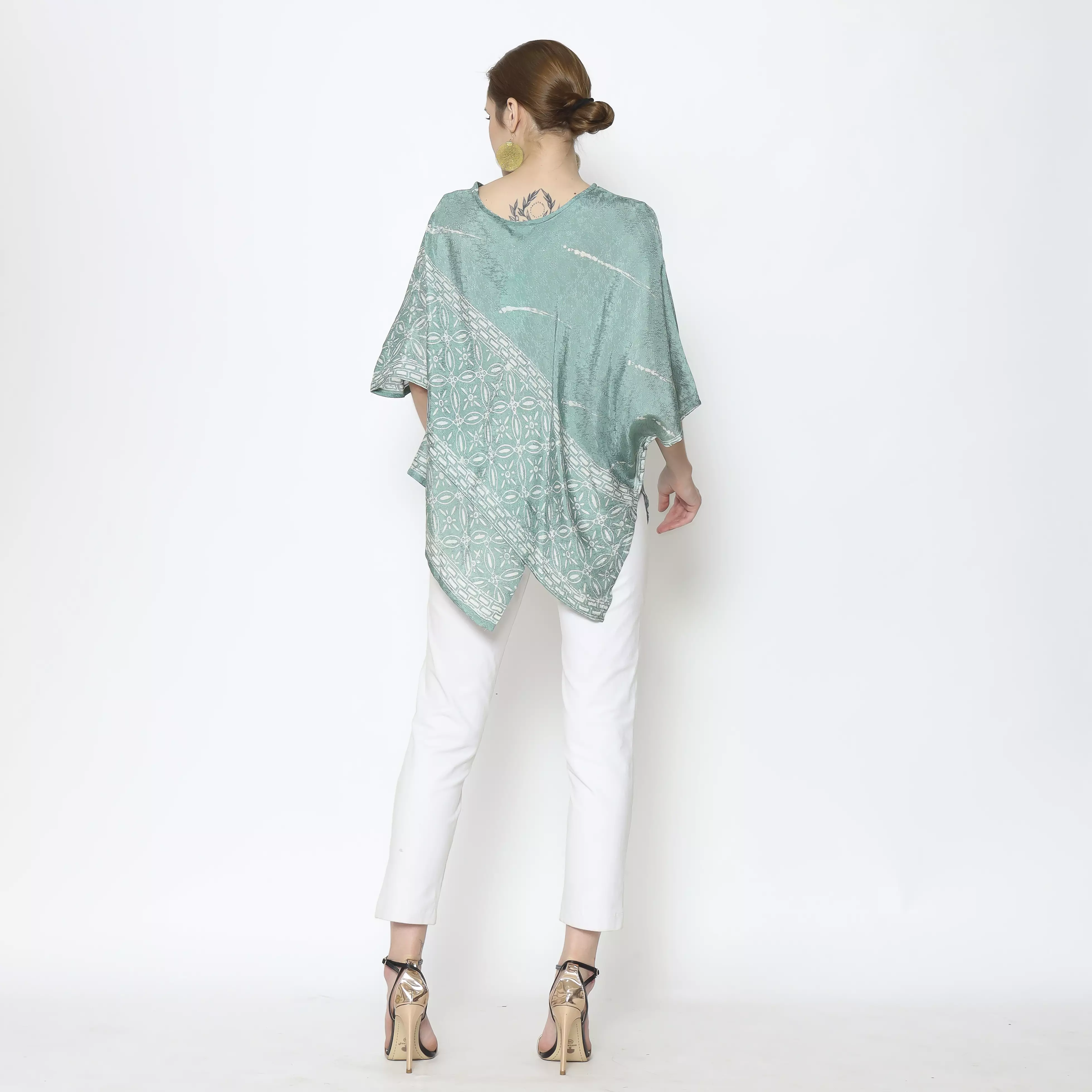 Rinjanie Batik - Blouse Batik Wanita Kekinian - Blouse Zigzag - Blouse Asimetris - Batik Kantor Modern - Greentea Series