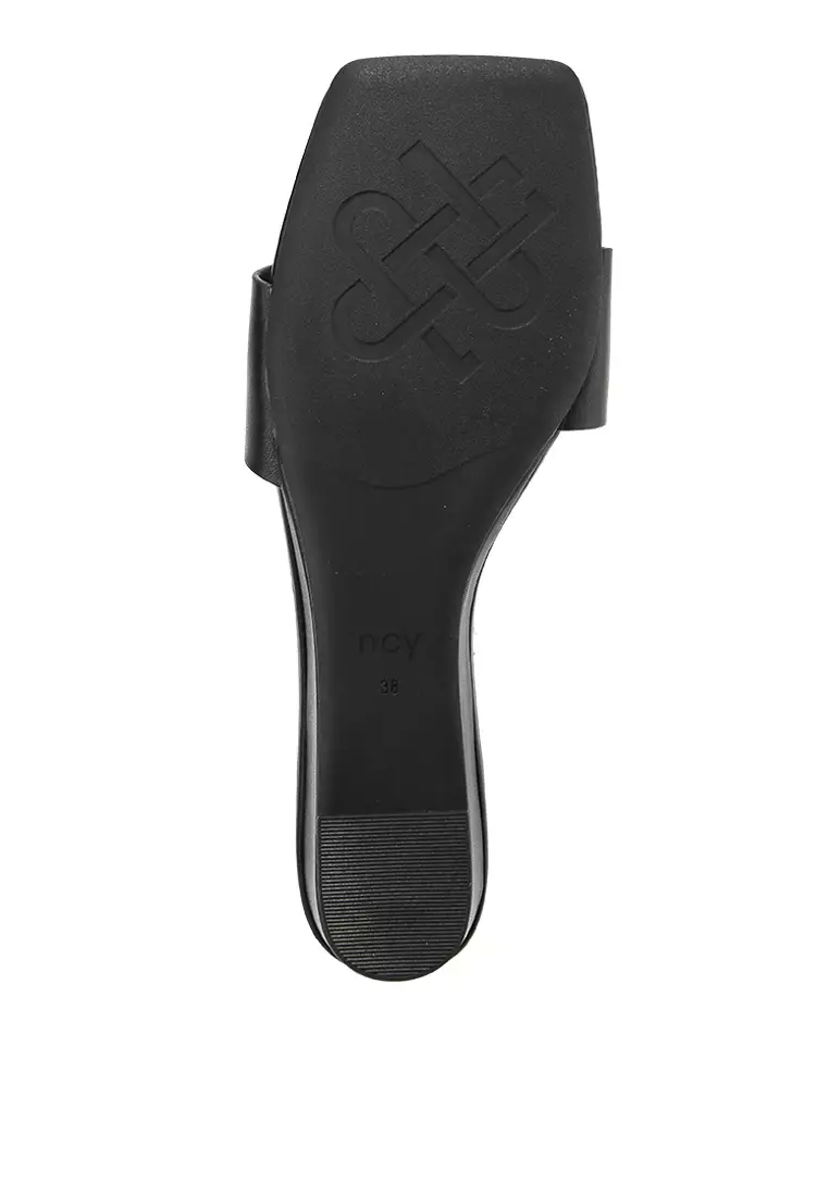 CARLY J2422-1 CASUAL SANDAL BLACK