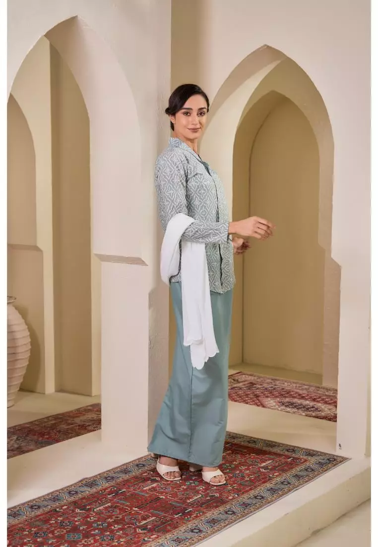 Kebaya Midi Batik Moden