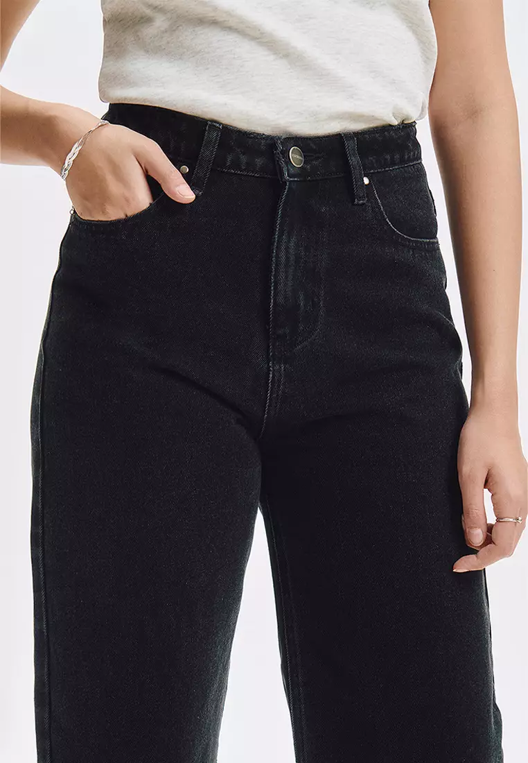 Classic Straight Fit Jeans