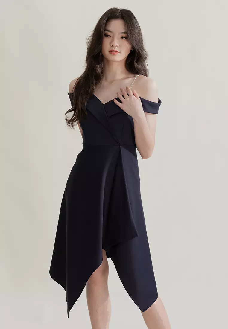 一字肩伞摆中长连衣裙