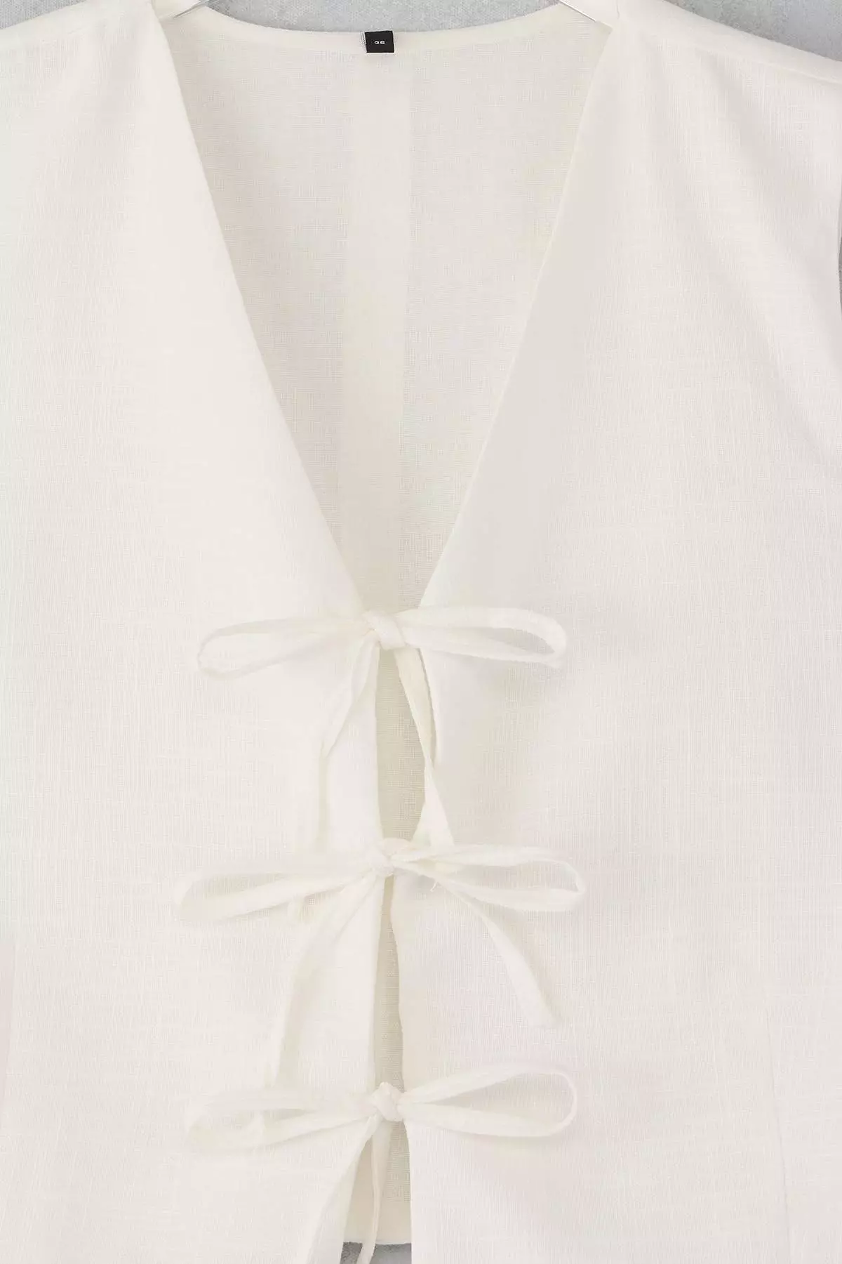 White Binding Detailed Linen Look Vest