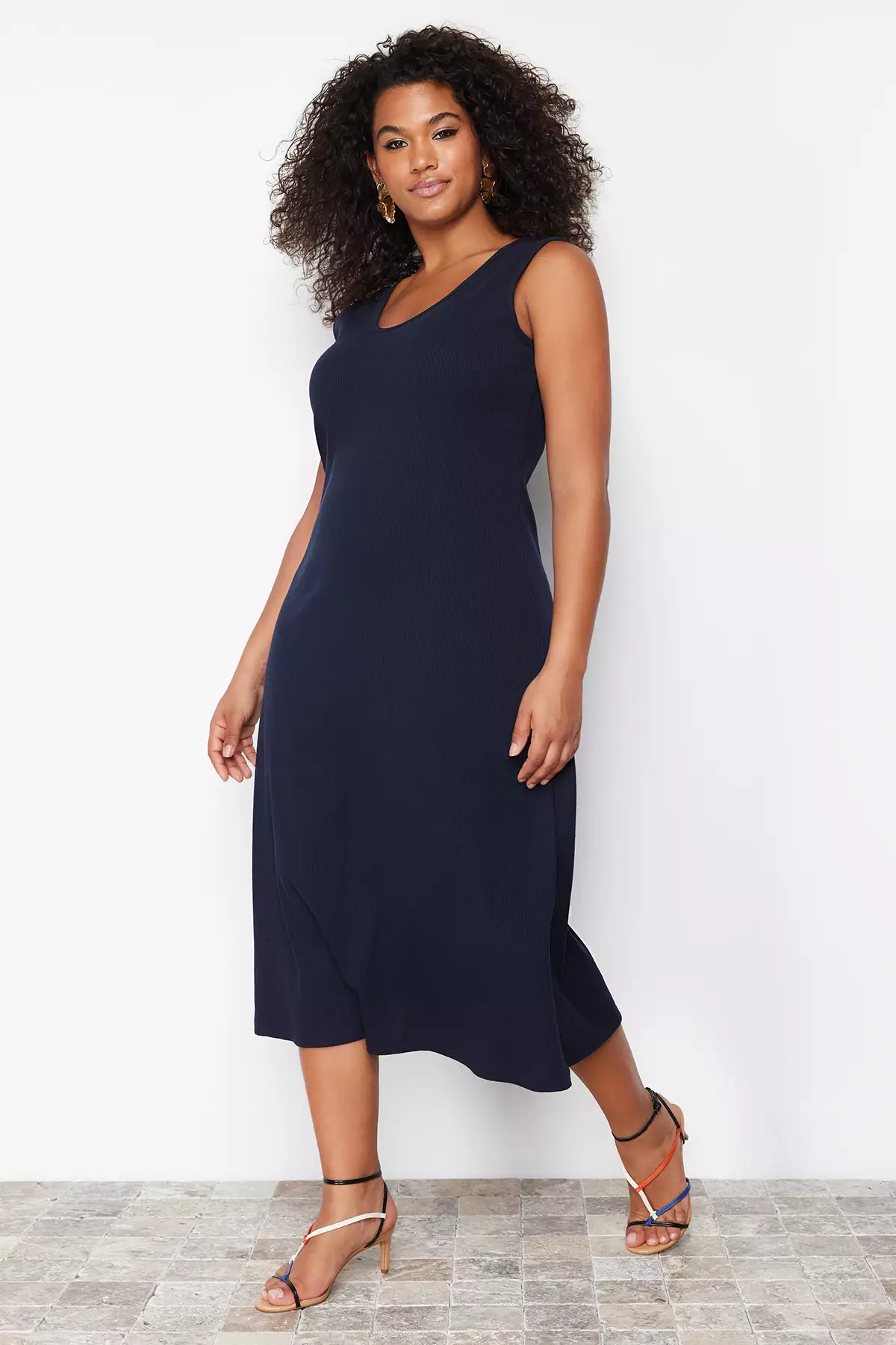 Plus Size Sleeveless Midi Dress