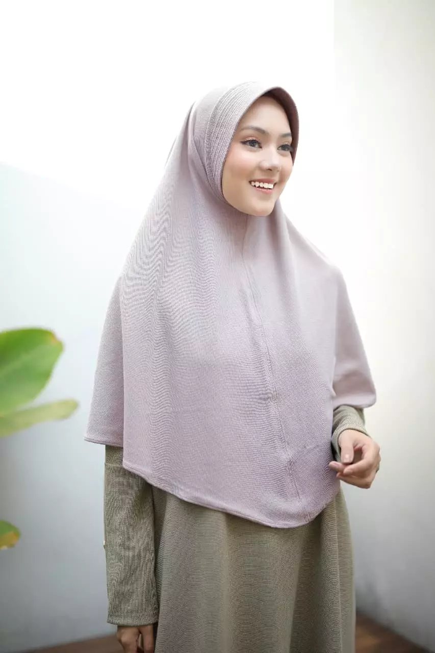 Alayya Bergo Knit | Hijab Instan | Kerudung Pad - Purple Oil