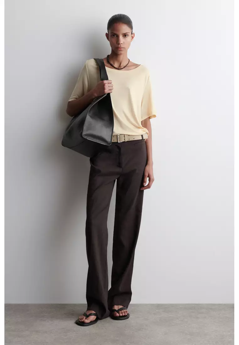 RELAXED SCOOP-NECK T-SHIRT