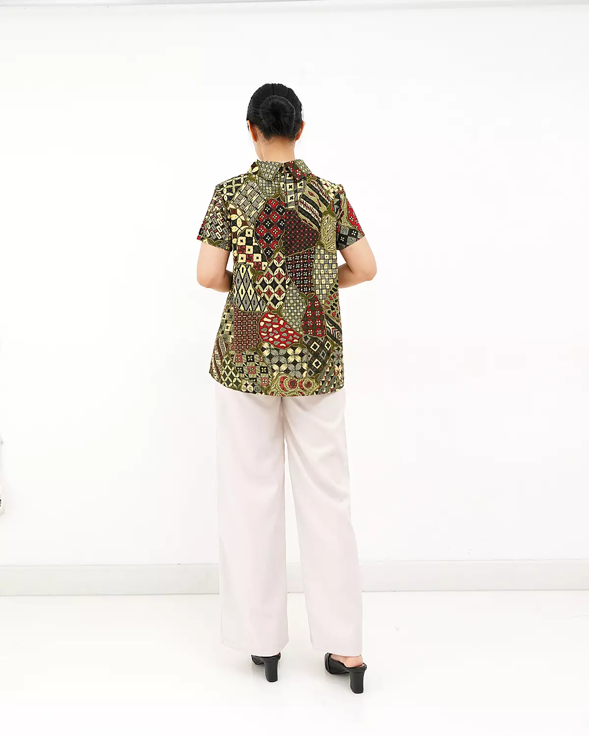 Blouse Lengan Pendek Batik Motif Sekar Jagad 3 Berlian