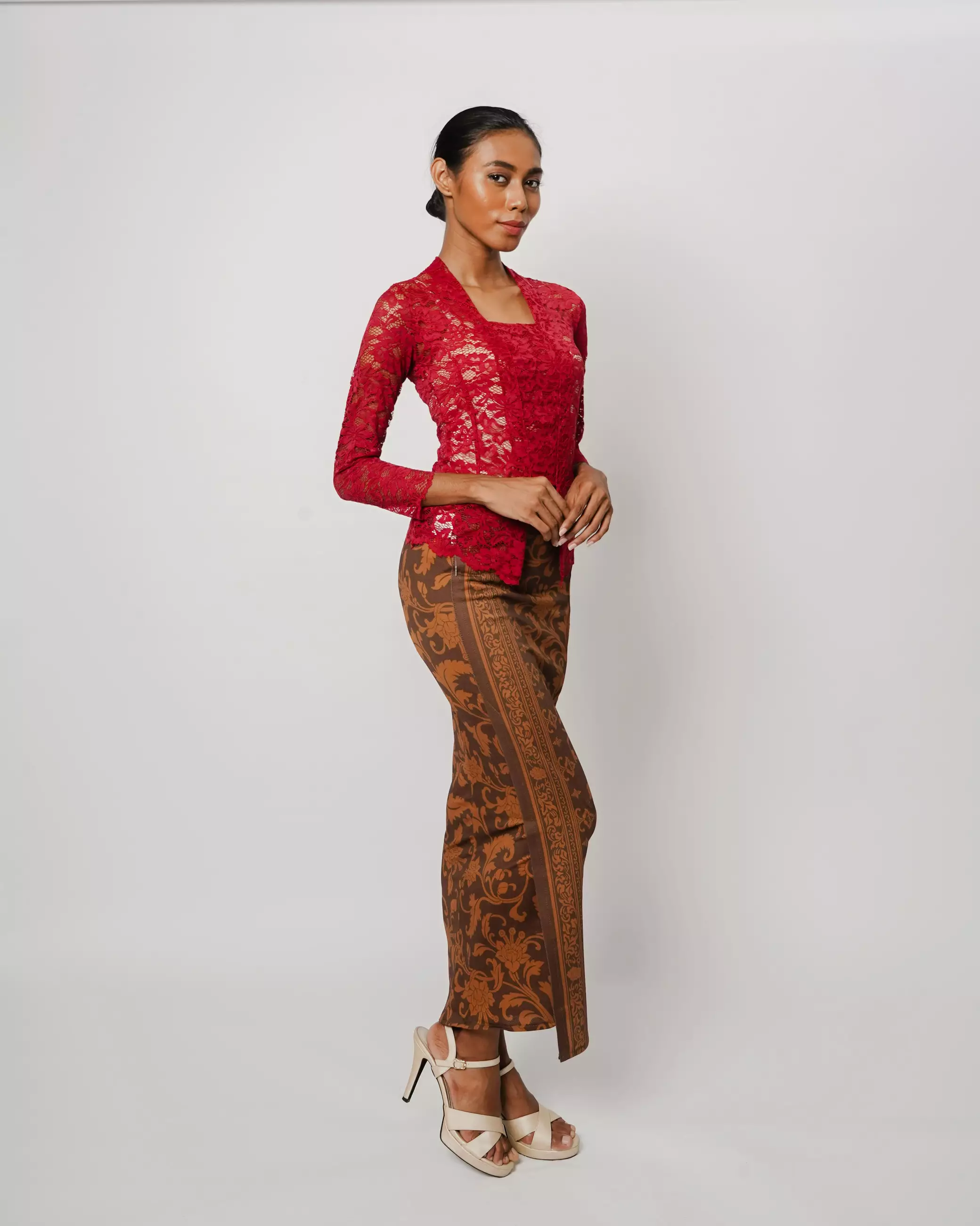 KEBAYA BALI MAROON