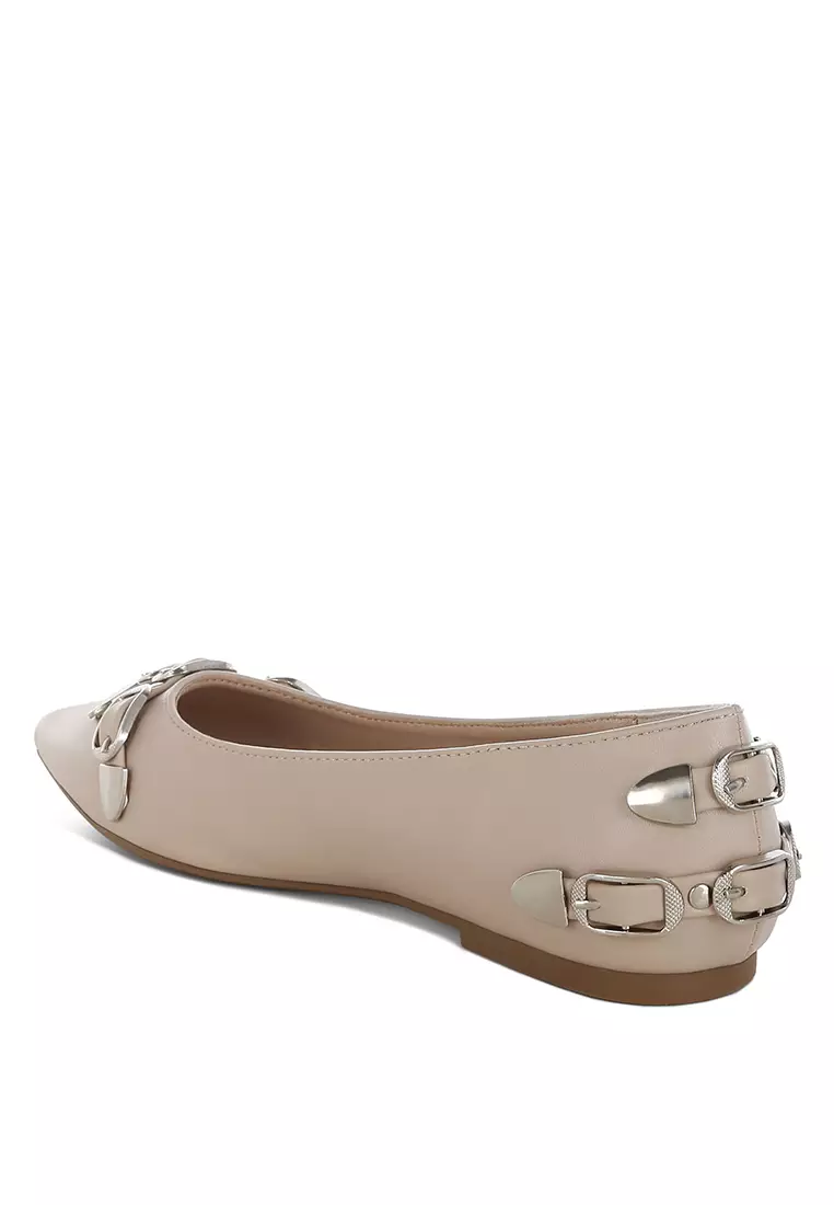 Belt Buckle Detail Ballerinas In Beige