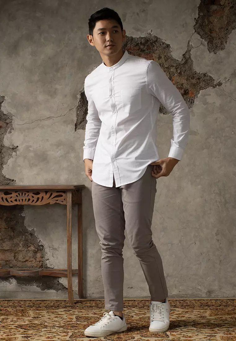 Kemeja collarless Slub koko putih OXCON white