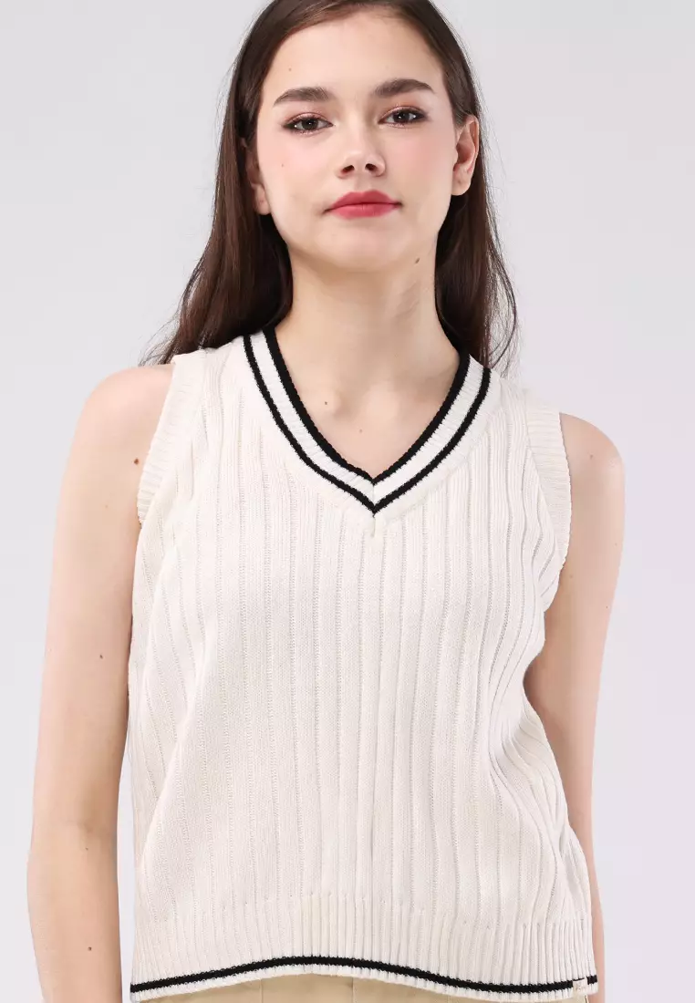 Knitted V-neck Sleeveless Blouse