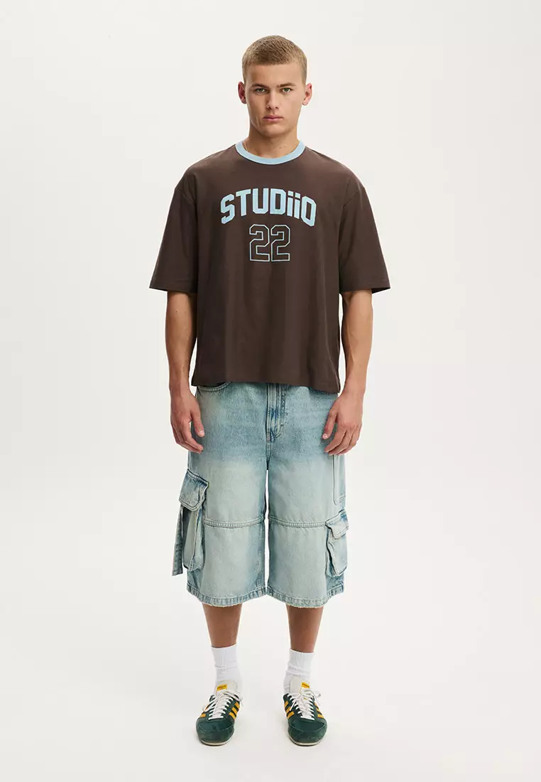 Cropped Fit Graphic T-Shirt