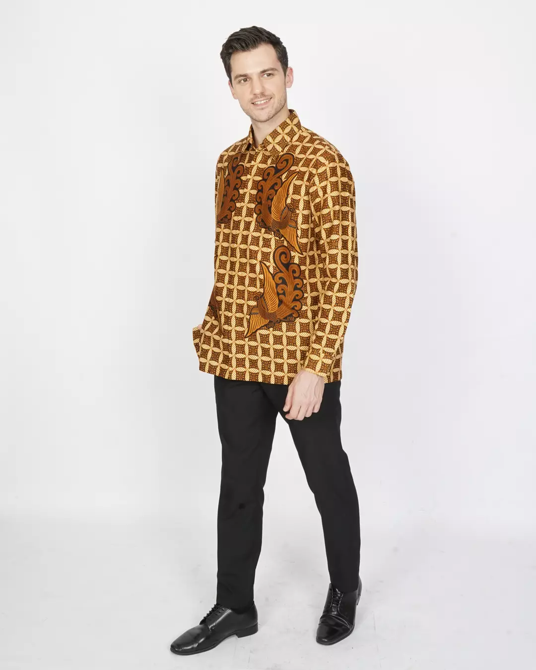 Kemeja Batik Lengan Panjang Motif Kawung Merak Kembar