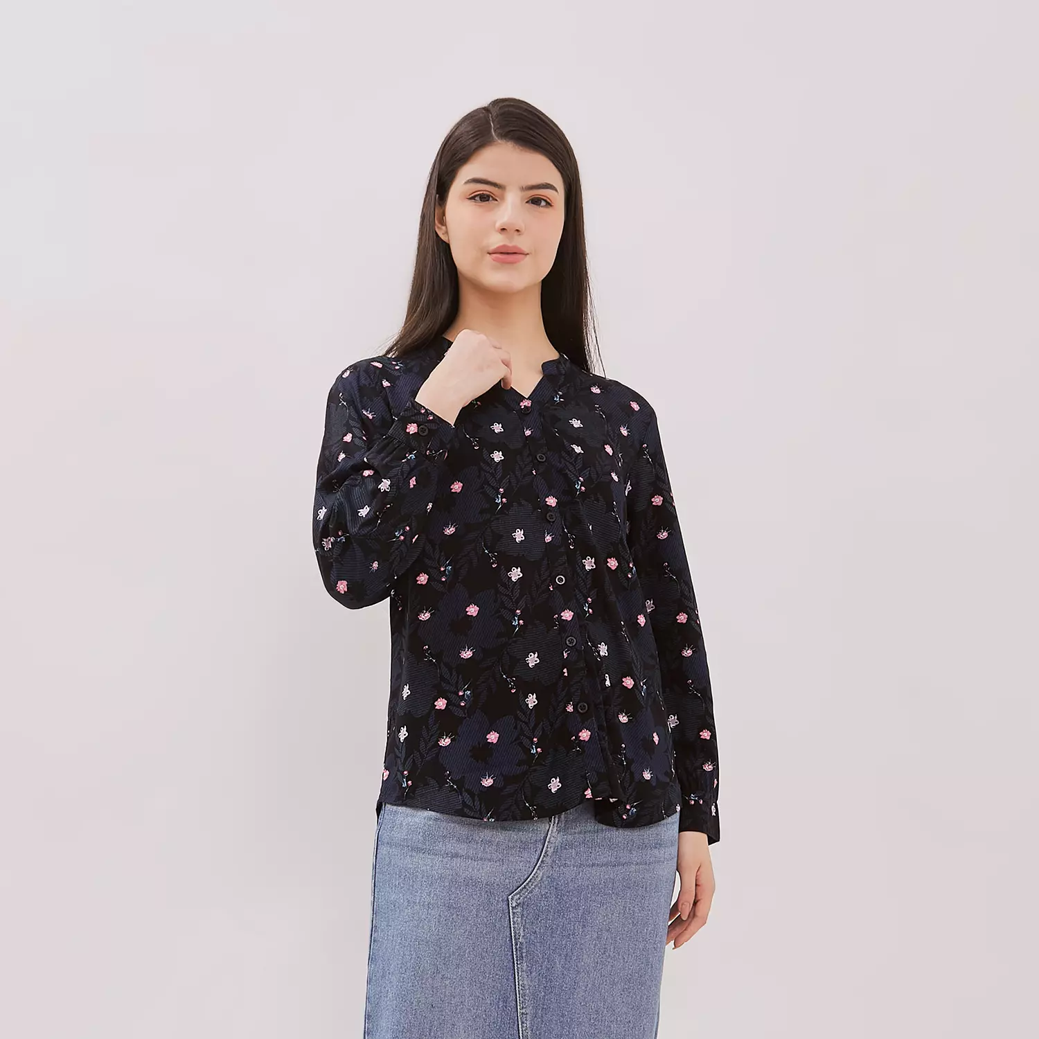 DUST Blouse Flower Kamaya Hitam ECOVERO™ Comfease (D.116476)