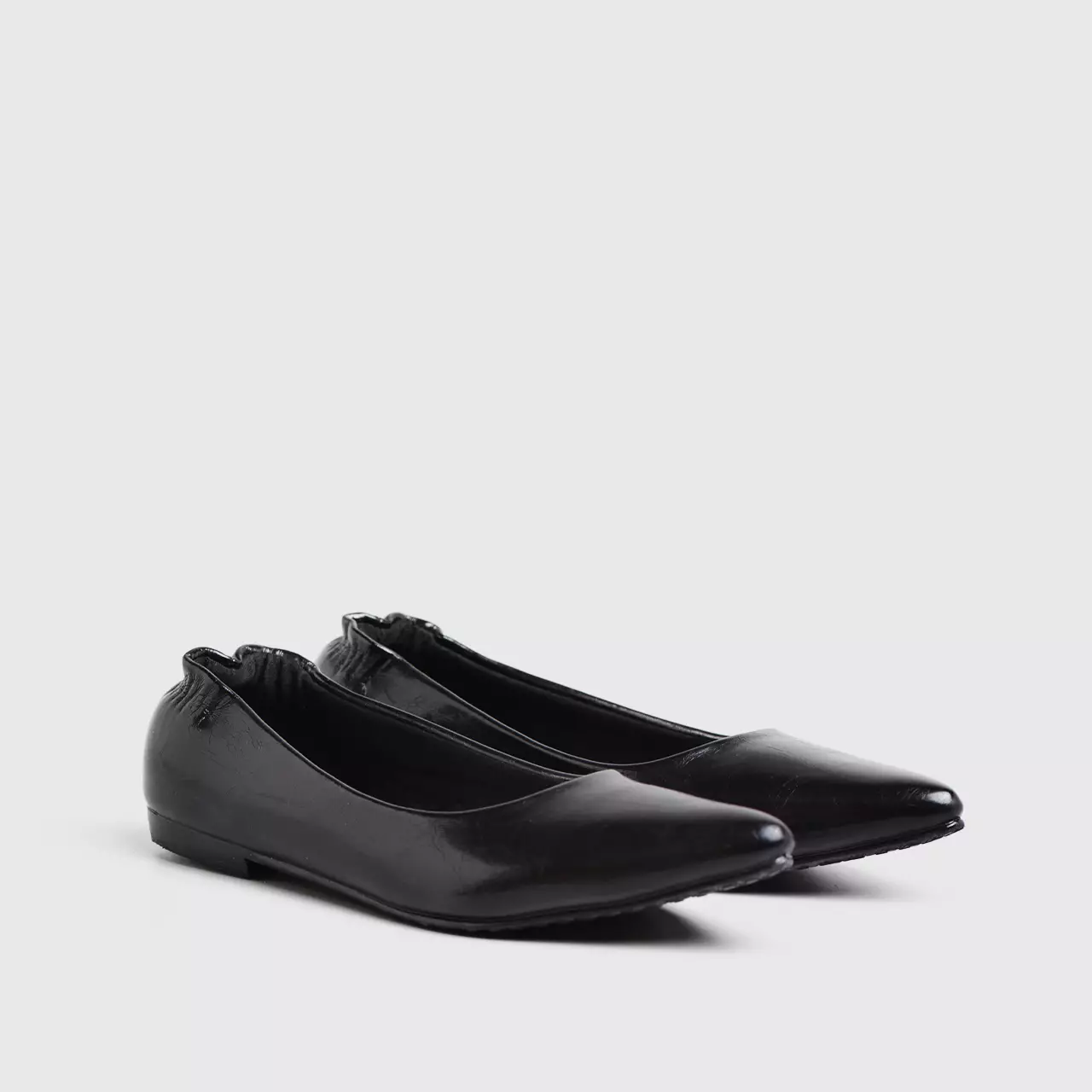 Solana Pointy Flat Black
