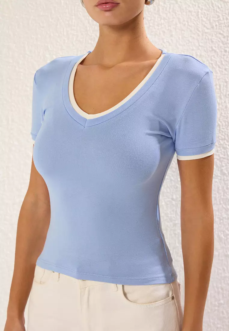 Light Blue Color Block Fitted Flexible Knitted Blouse