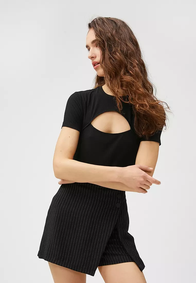 Crew Neck T-Shirt Short Sleeve Window Detail Ribbed