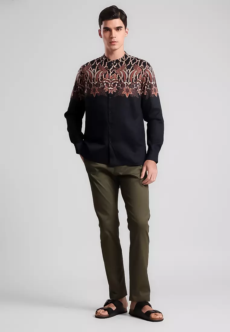 MANZONE - Kemeja Batik Shanghai Lengan Panjang Pria Ernando Modern Fit - Black Warna Black