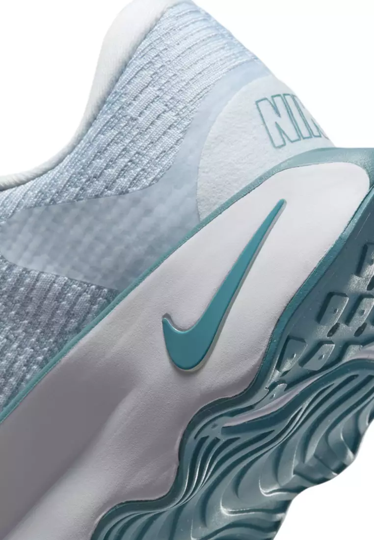 Motiva Walking Shoes