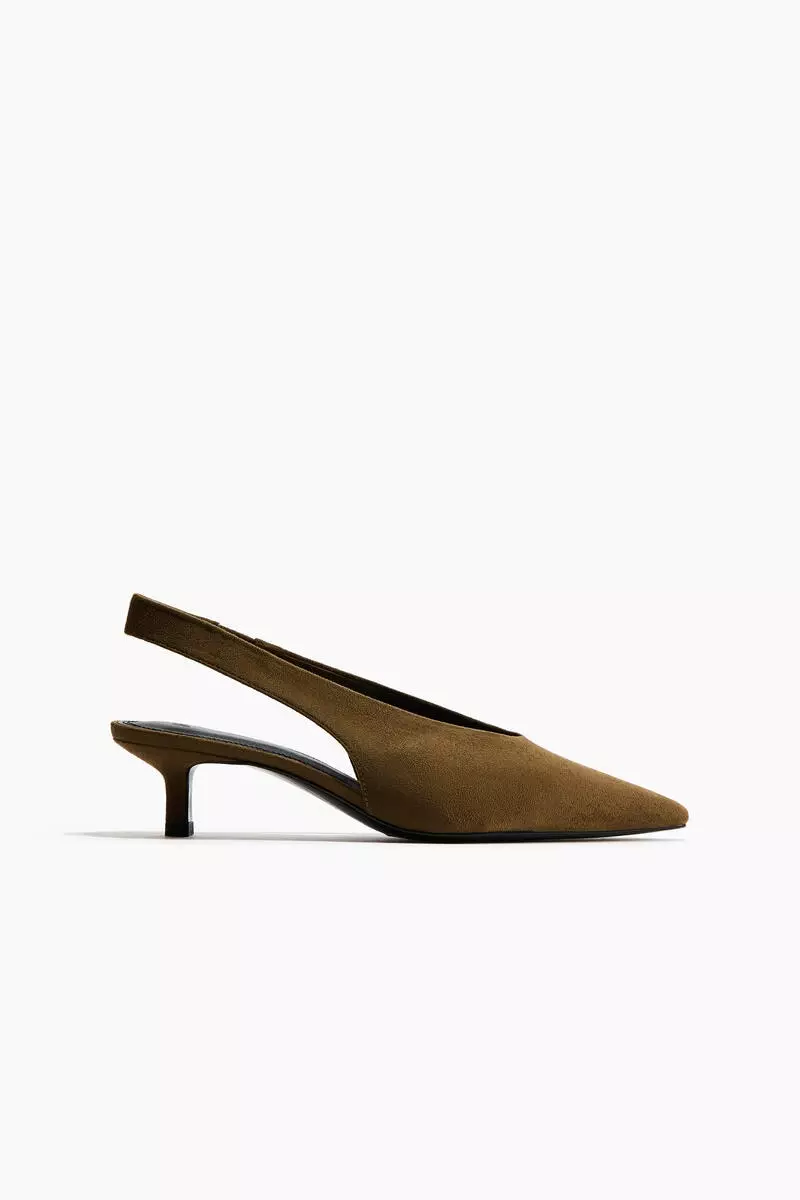 Kitten-heeled slingbacks