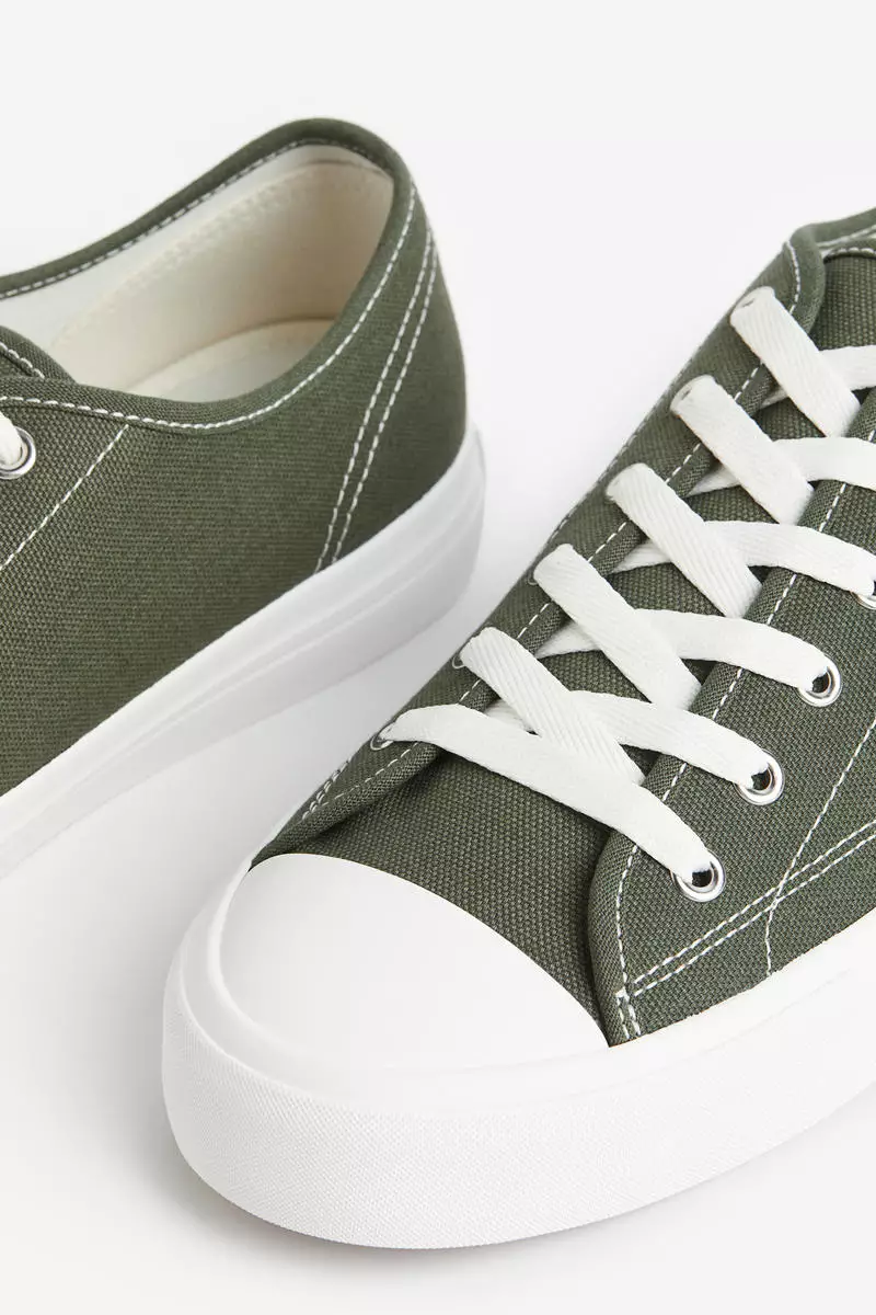 Canvas trainers