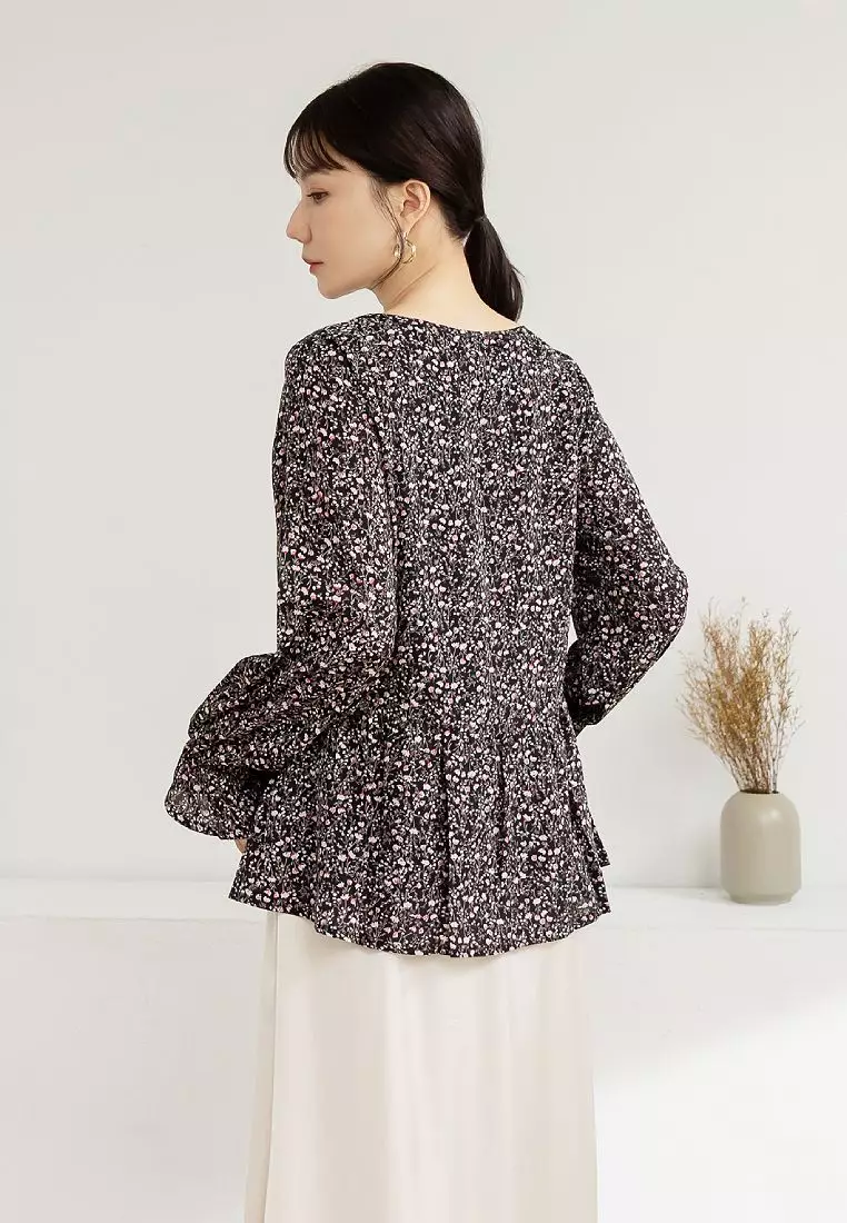 滿版碎花傘襬荷葉袖口上衣《AB16118》
