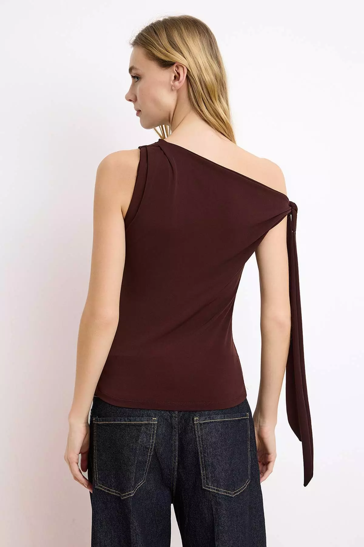 Brown Asymmetric Neckline Tie Detail Stretchy Knitted Blouse Twoss25Bz4