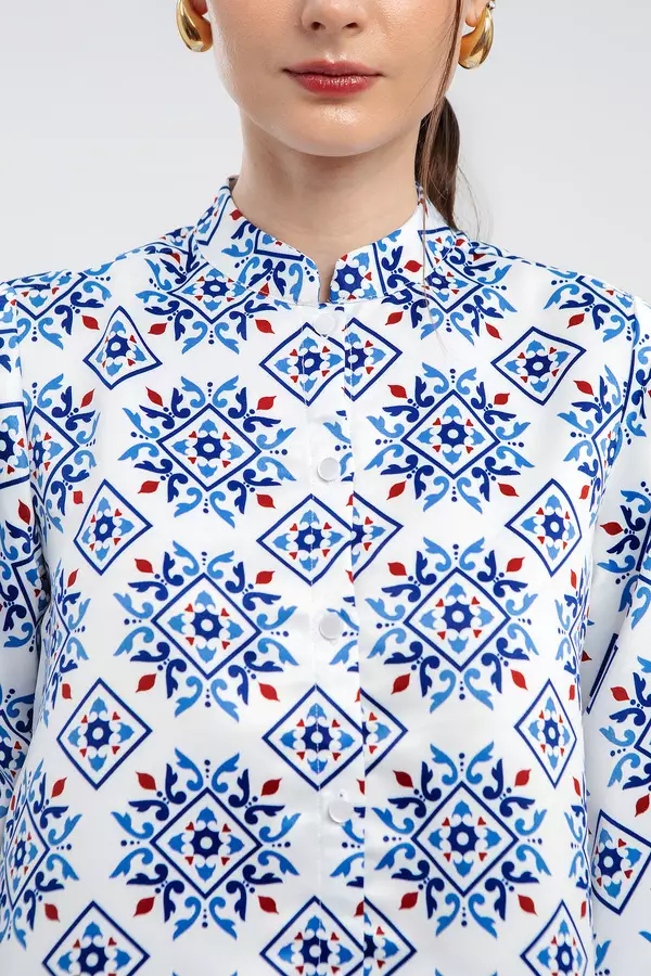 MINIMAL - Karina - Blus Lengan Lebar Motif Geometris - Blue Warna Blue