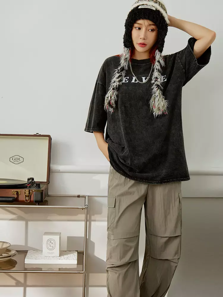 素色腰鬆緊膝打褶大口袋縮口工裝褲《BA7567》