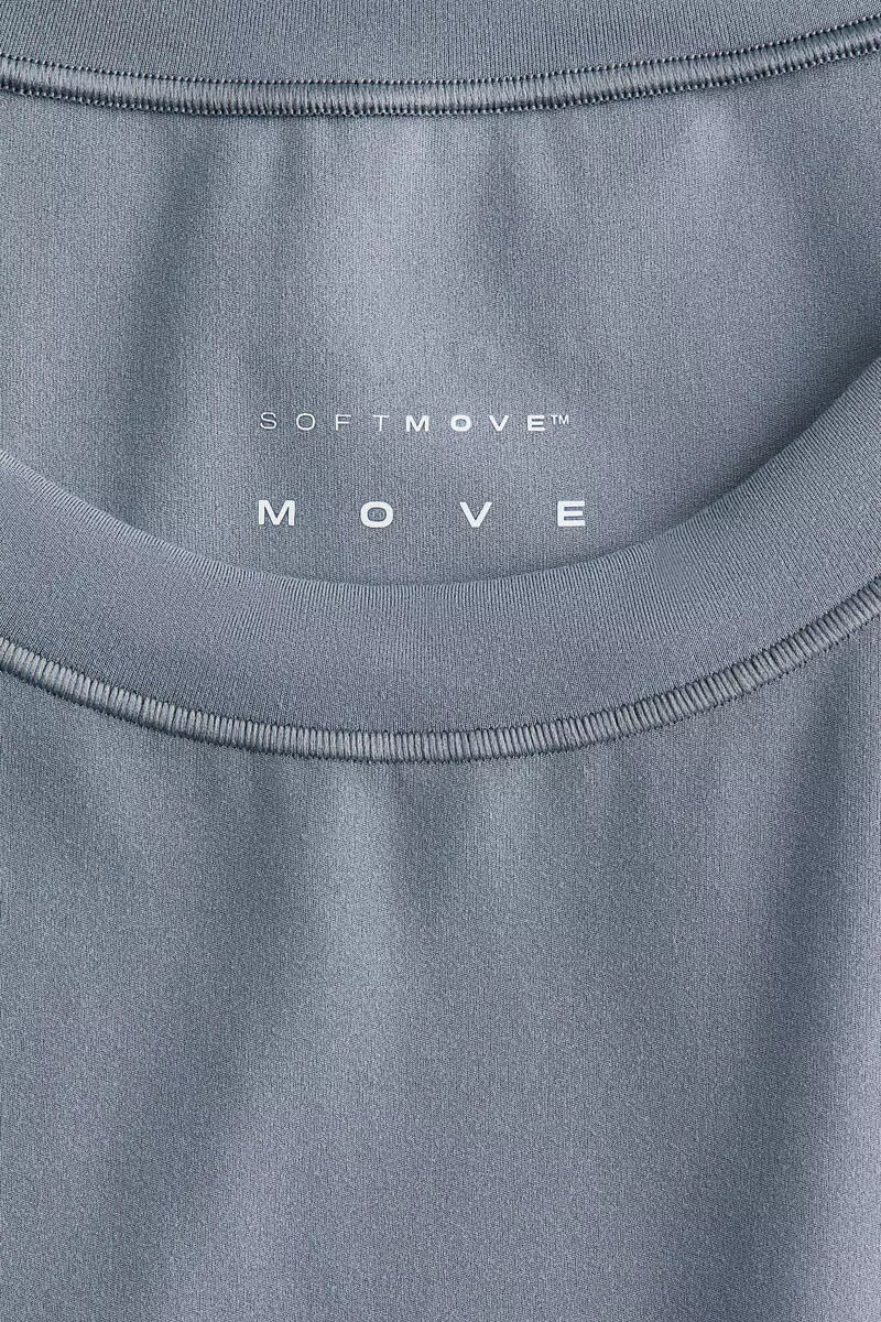 Slim Fit sports vest top with SoftMove™