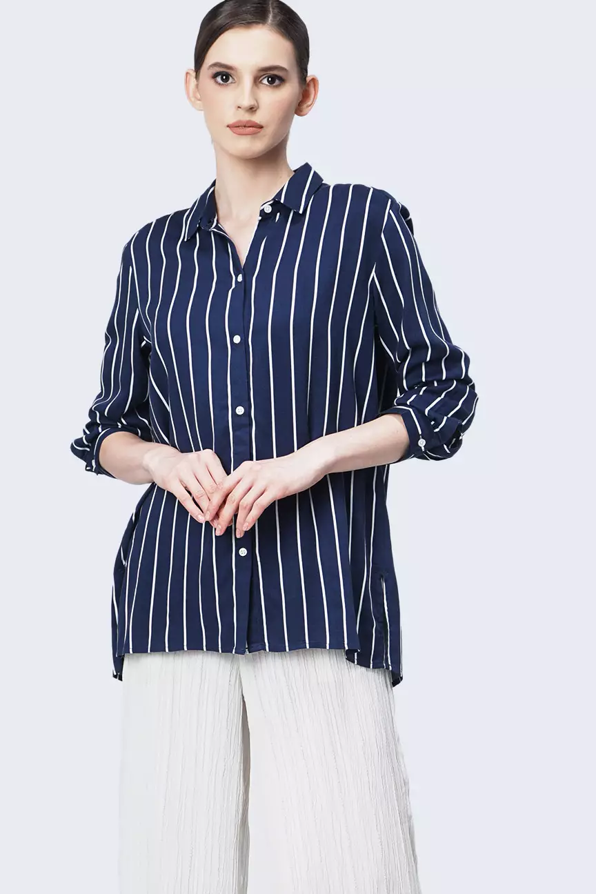 Kemeja Wanita Gillian Navy White