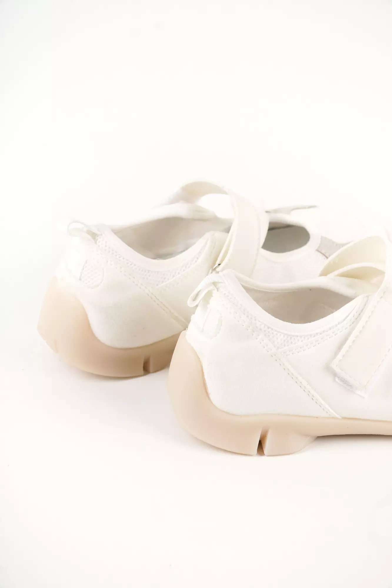 Blow Ama Sneakers Wanita WCBL 0003