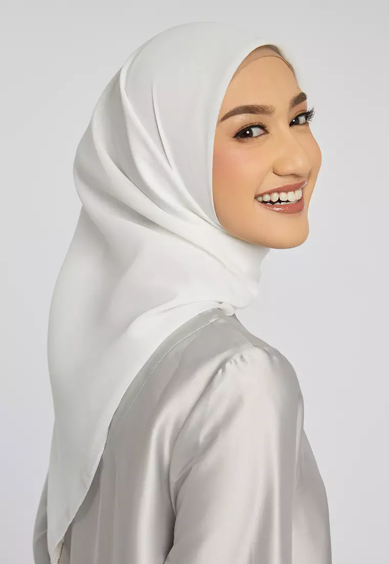 Kami Delicate Paris Scarf Plain White